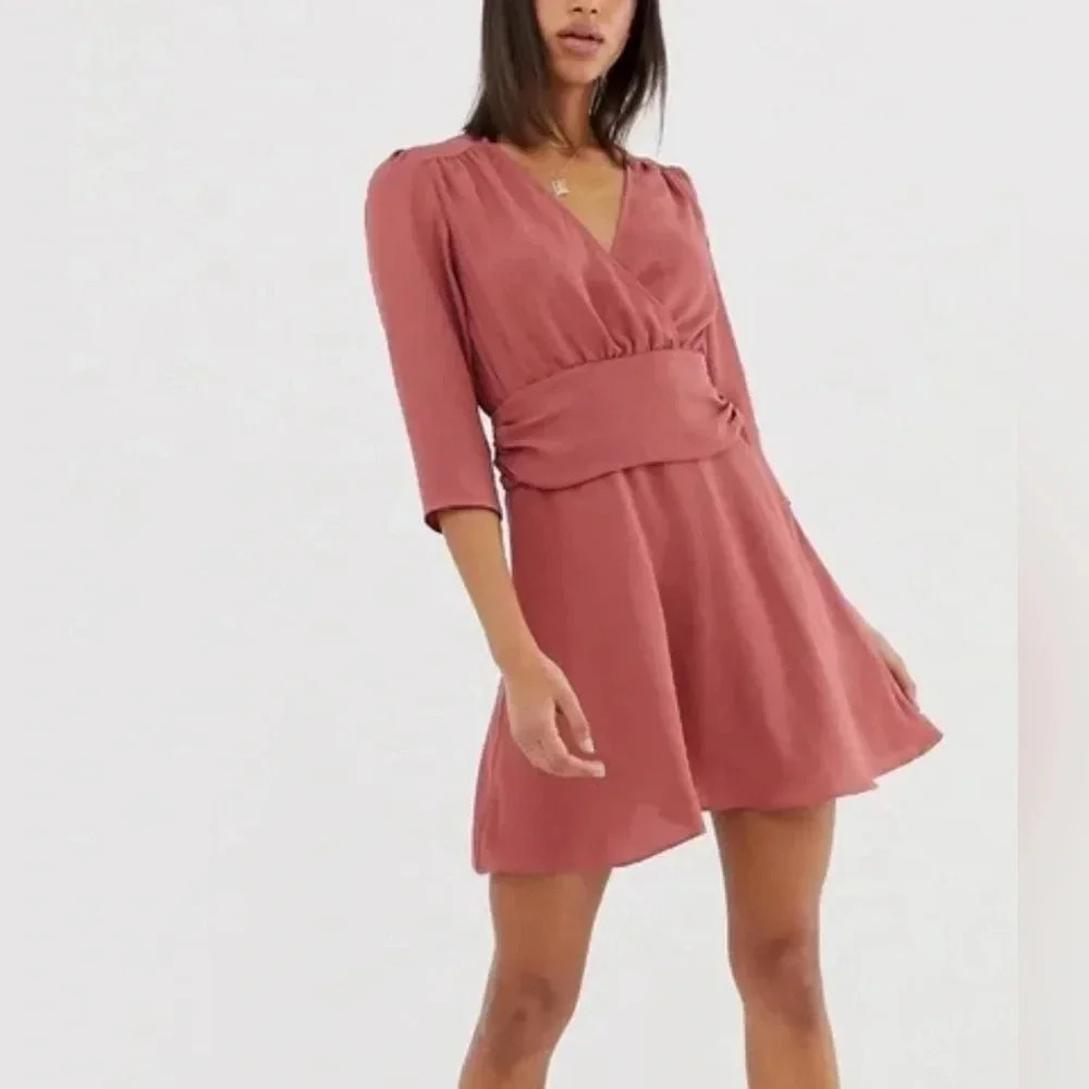 NWT-Women’s Asos Design Mini Ruched Waist Dress. Size 6.